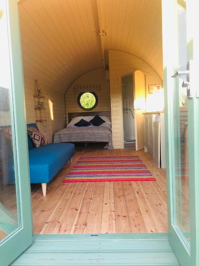 Rural Self Contained Cosy Pod House.