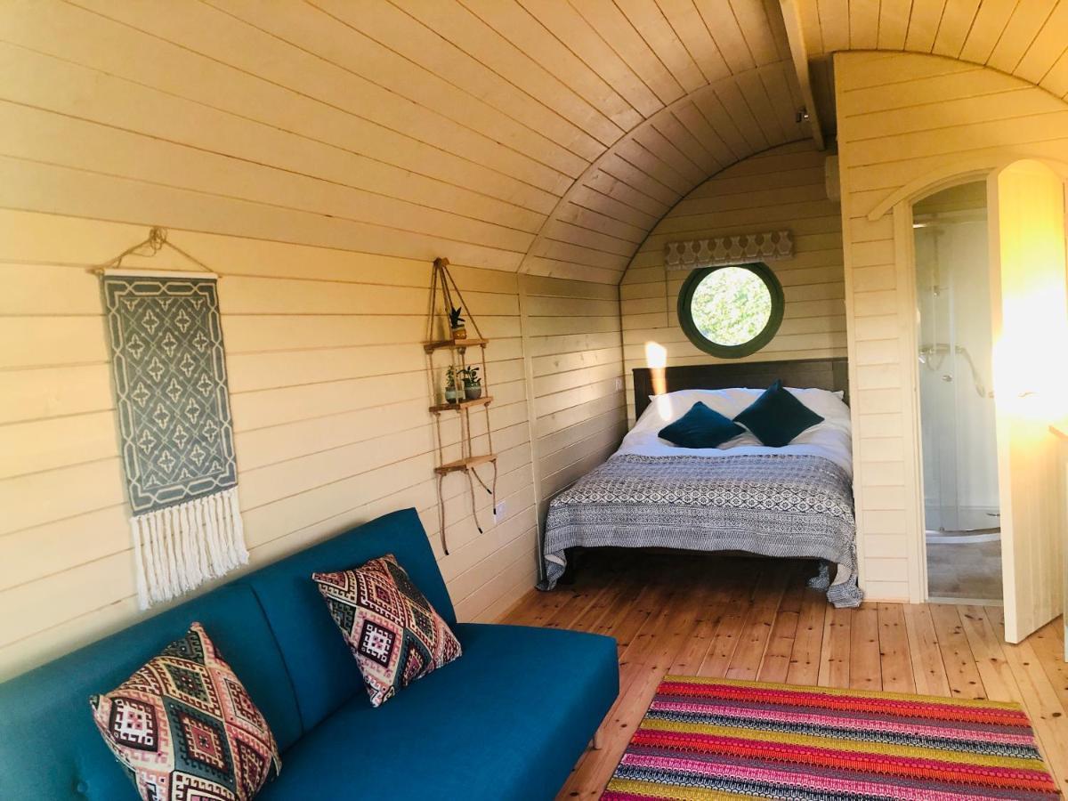 Rural Self Contained Cosy Pod House. Holiday home Garway