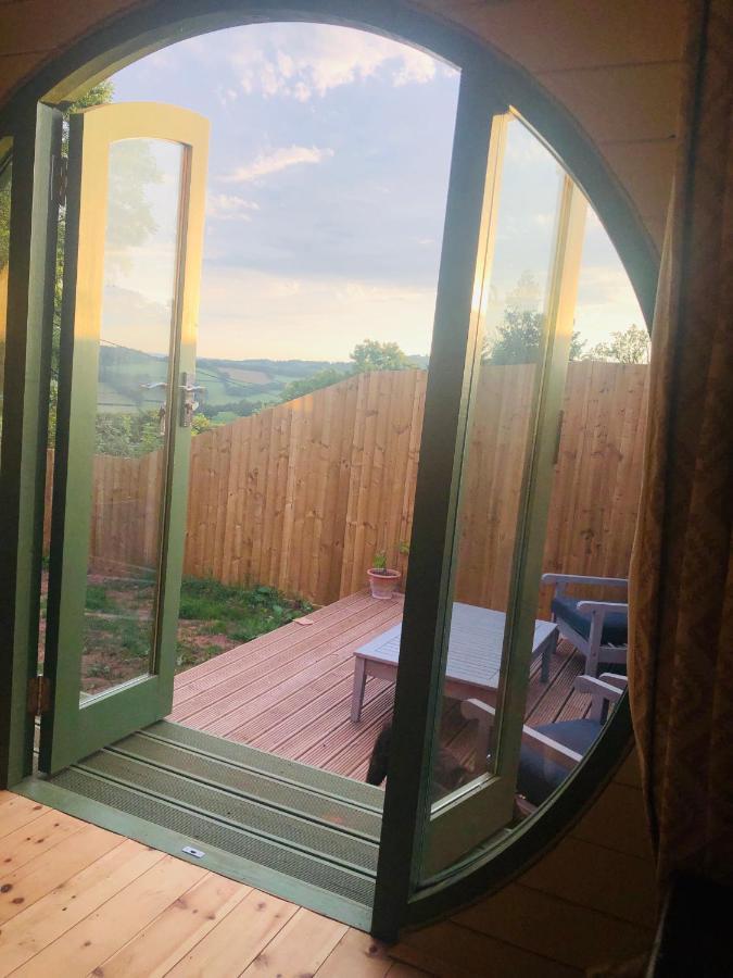Rural Self Contained Cosy Pod House. Holiday home Garway